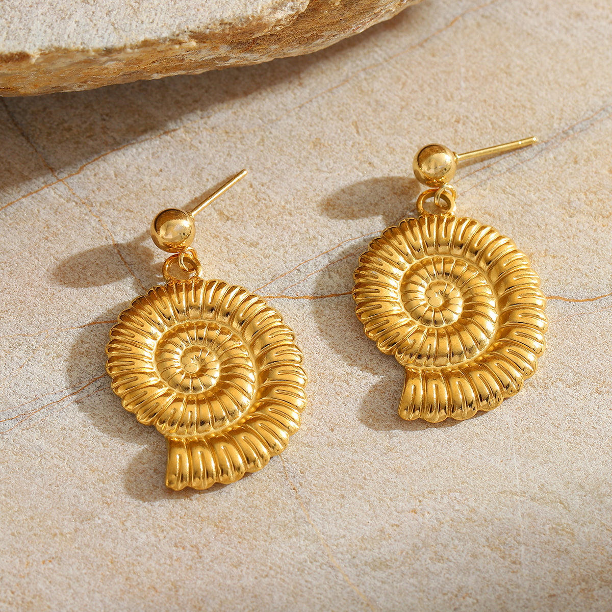 Shell Seashell Earrings for Women,Gold Beach Conch Shell Stud Earrings Gifts for Women